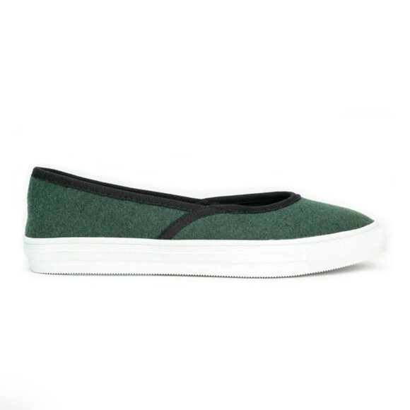 Crossover Sneaker Flat in Green - Picture 3 of 12